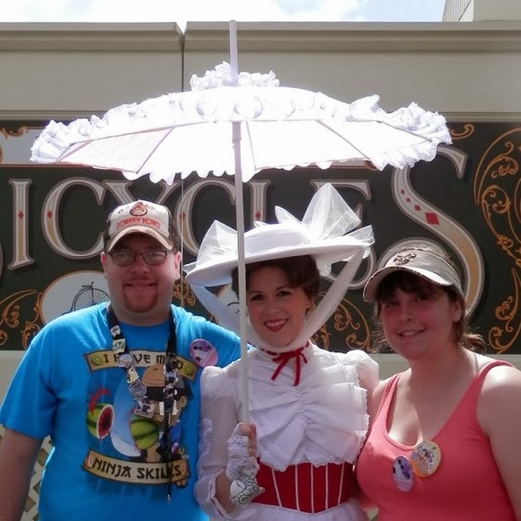 Meet your Posher, Caitlin - Picture 1 of 1